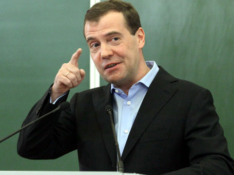 Прилетевший в Москву Шварценеггер обменялся с Медведевым твитами